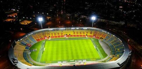 Estadio el Campín en la noche 