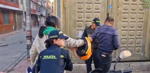 Operativo en 20 ‘pagadiarios’ de Kennedy dejó 3 capturados y más de 100 armas cortopunzantes incautadas