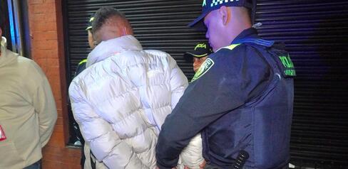 Una captura, dos motos recuperadas y varios locales sellados deja operativo contra el comercio ilegal de motos en Antonio Nariño