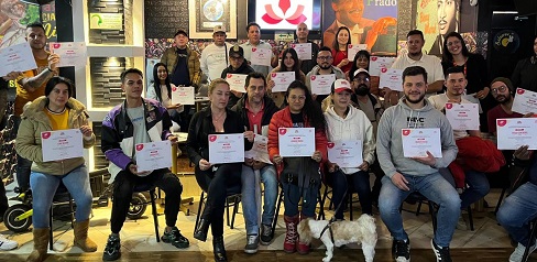 Personas con las certificaciones.