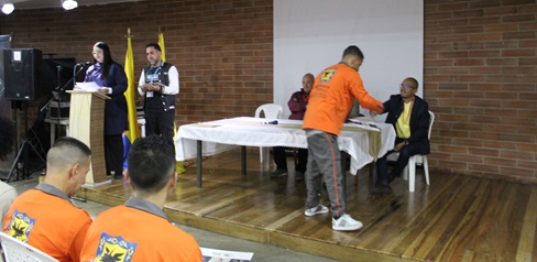 Certificación en Barbería - Cárcel Distrital.