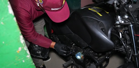 Recuperada moto robada que estaba escondida en un parqueadero de Suba
