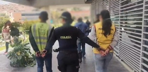 Capturados tres delincuentes que haciéndose pasar por contratistas intentaron robar barreras de seguridad vial