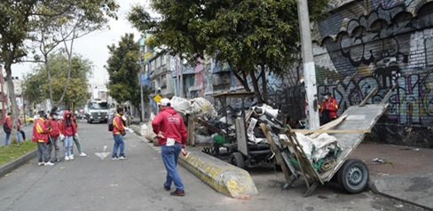 Intervención en punto crítico de basuras en el barrio Santa Fe deja 10 toneladas de residuos recolectadas y cuatro cuadras recuperadas