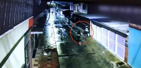 Persecución policial en Engativá terminó con la captura de tres delincuentes y la recuperación de mercancía hurtada