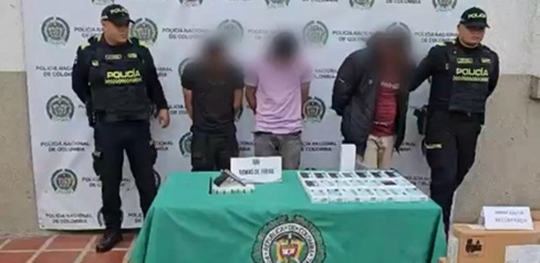 Banda de ‘rompevidirios’ y delincuentes que tenían azotados a los comerciantes, principales capturas de la semana en Bogotá