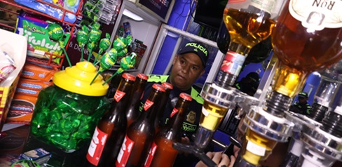 Cervezas vencidas, cierres y controles: balance de megatoma en Kennedy