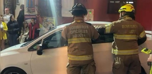 Rescatan a menor de 11 meses abandonado por sus padres mientras compraban cervezas en el Chorro de Quevedo