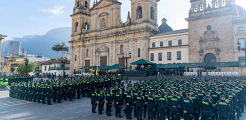 Bogotá fortalece su seguridad con la llegada de 1.004 nuevos policías, 327 motocicletas y 11 patrullas