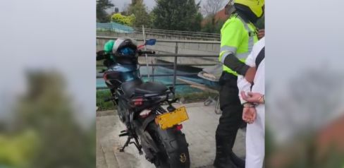 Moto recuperado y sujeto capturado