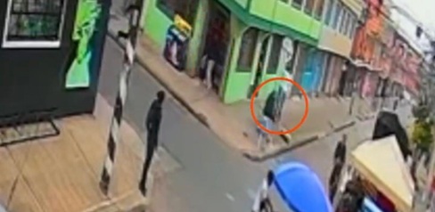 Capturado tras intentar huir con un revólver  con munición 