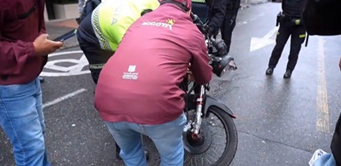   Operativo en pagadiarios de La Capuchina deja un capturado por una motocicleta con número de motor borrado