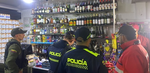 Al descubierto 270 cervezas vencidas desde hace meses que estaban listas para ser comercializadas en un estanco en Kennedy