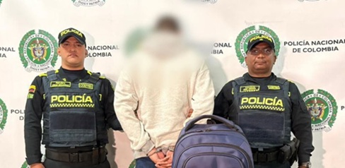 Un hombre llevaba más de 600 millones de pesos en una maleta a un día de elecciones 