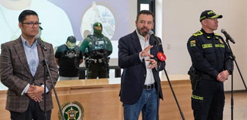 Secretario de seguridad, alcalde de Bogotá y general de la policía