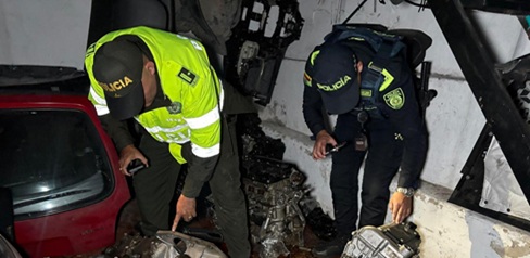 Incendio deja al descubierto desguazadero en Barrios Unidos