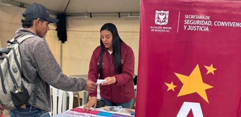 Nueva Unidad Móvil de Derechos Humanos en Plaza España: entidades como puente de prevención