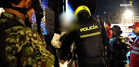 Varias personas en la calle