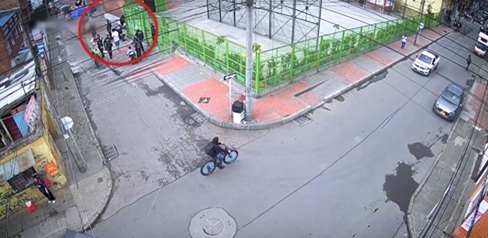 Varias personas en una calle