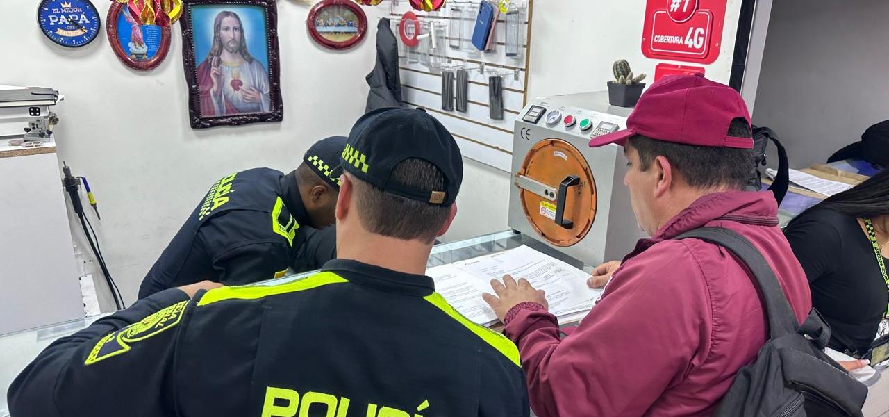 Incautan más de 60 celulares robados en Patio Bonito