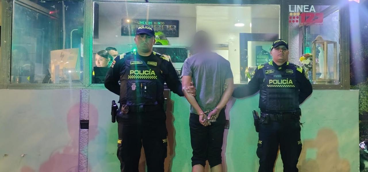 Capturado por abusar a una menor de edad