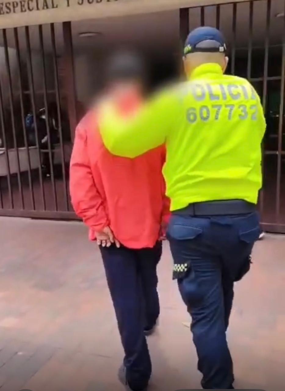 Aprehendido un adolescente señalado de asesinar a una joven en Los Mártires Aprehendido un adolescente señalado de asesinar a una joven en Los Mártires