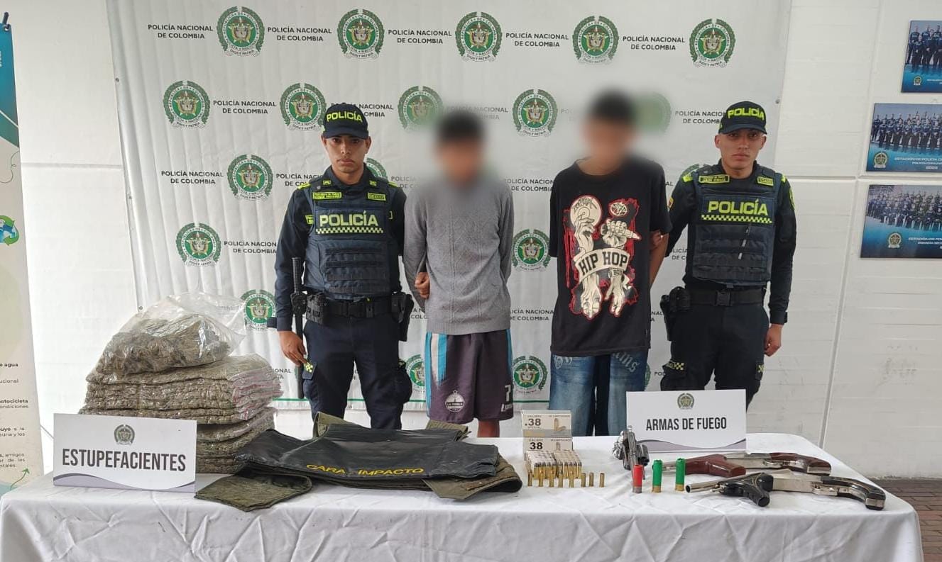 Escondían armas, droga y munición en una vivienda en Ciudad Bolívar: dos personas fueron capturadas