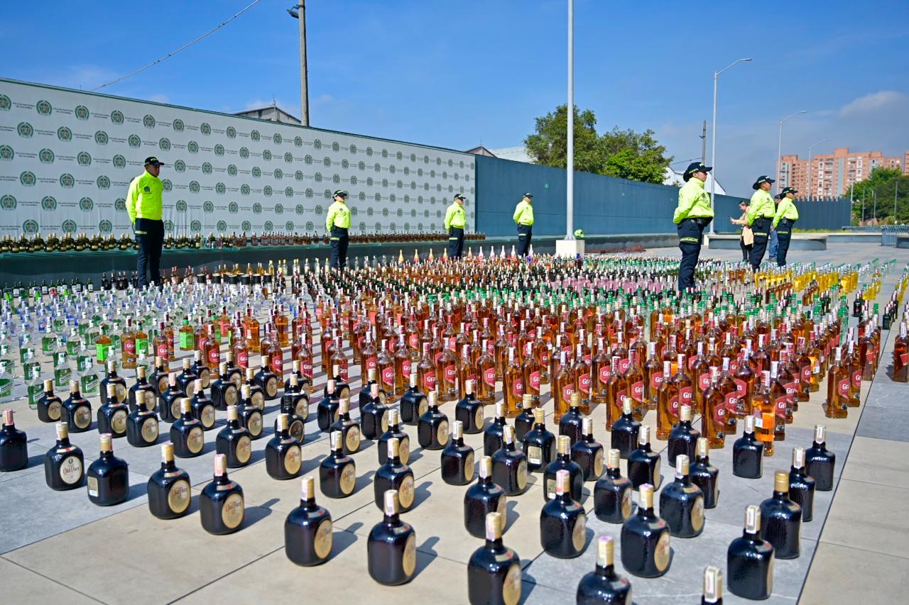“Más de 4.000 botellas de licor adulterado fueron incautadas en Bogotá”: alcalde Galán