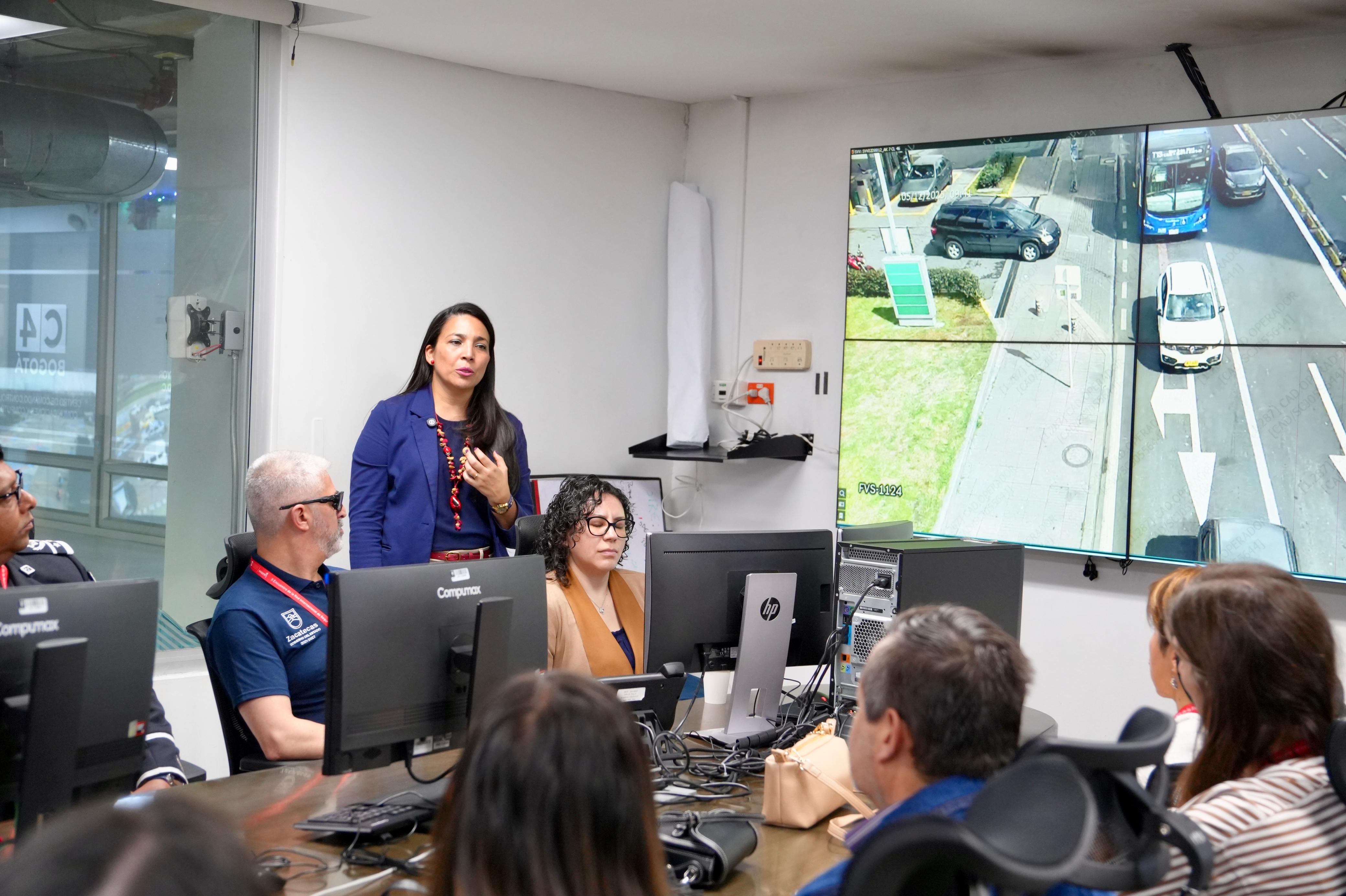 Autoridades de seguridad del hemisferio occidental visitaron el C4 de Bogotá y destacaron su funcionamiento en atención de emergencias