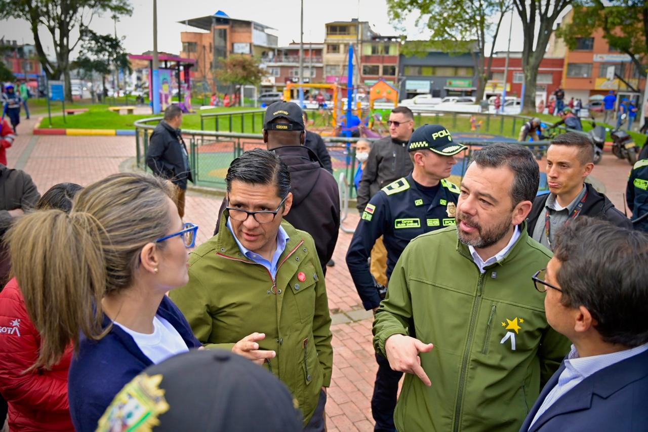 Distrito, Probogotá y Autogermana lanzan alianza para mejorar los CAI en Bogotá