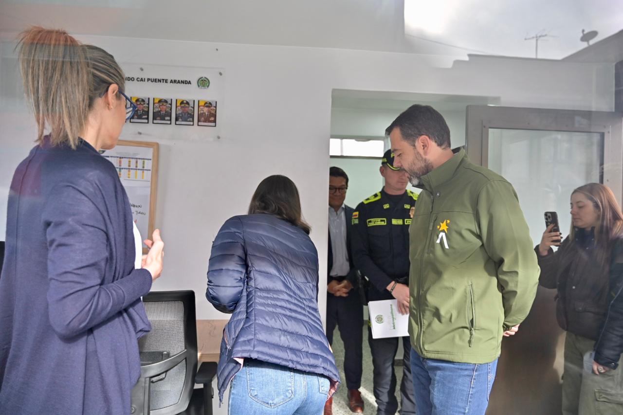 Distrito, Probogotá y Autogermana lanzan alianza para mejorar los CAI en Bogotá