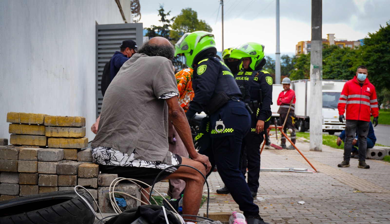 11 cambuches desmontados tras mega intervención en el canal Comuneros de Puente Aranda