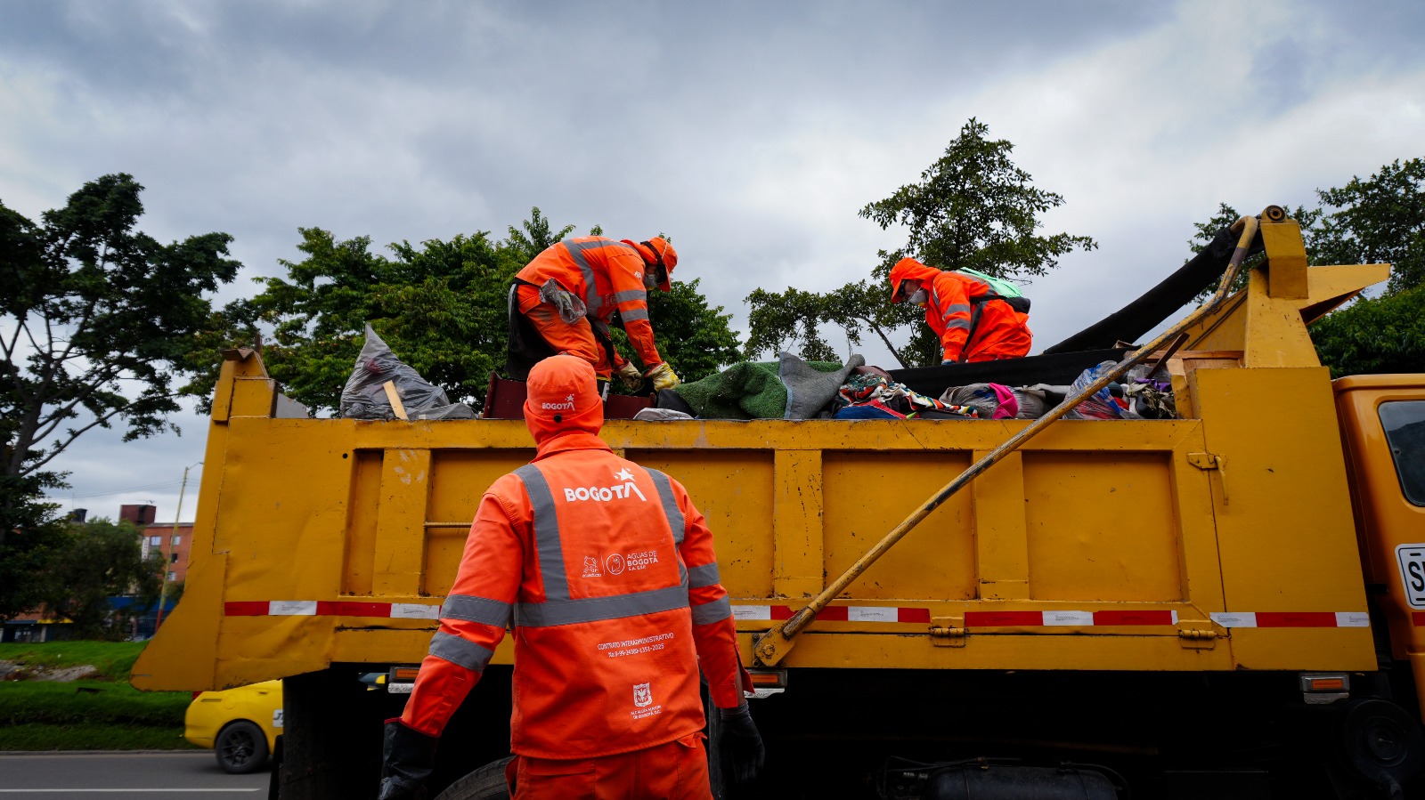 11 cambuches desmontados tras mega intervención en el canal Comuneros de Puente Aranda