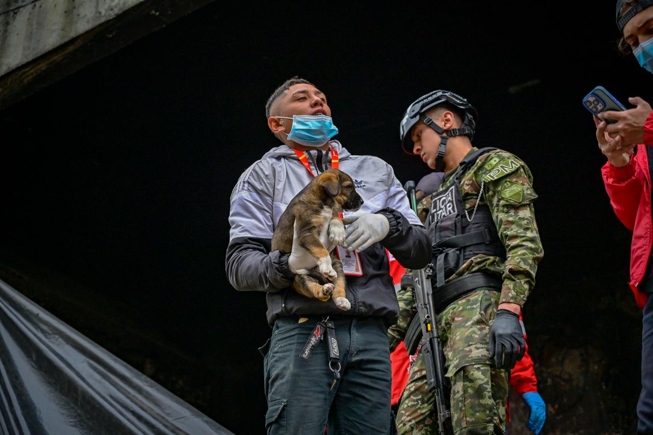 Dos toneladas de residuos y 20 cambuches desmontados en el Canal Comuneros