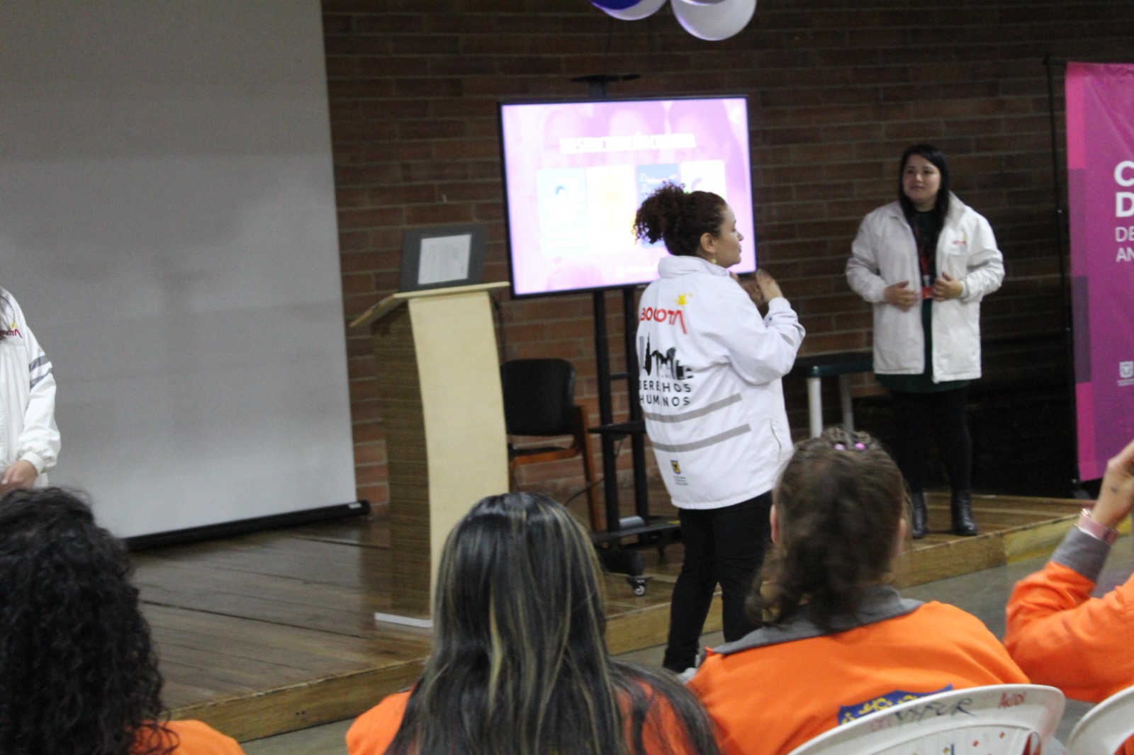 Mujeres privadas de la libertad en la Cárcel Distrital se capacitaron en la prevención de trata de personas