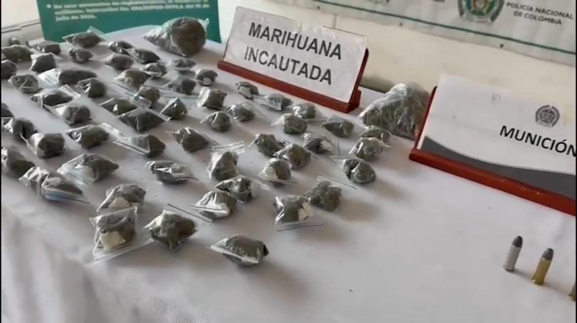 Se escondió en zona boscosa, pero no le sirvió: con apoyo del helicóptero Halcón, Policía capturó a traficante de droga en Ciudad Bolívar