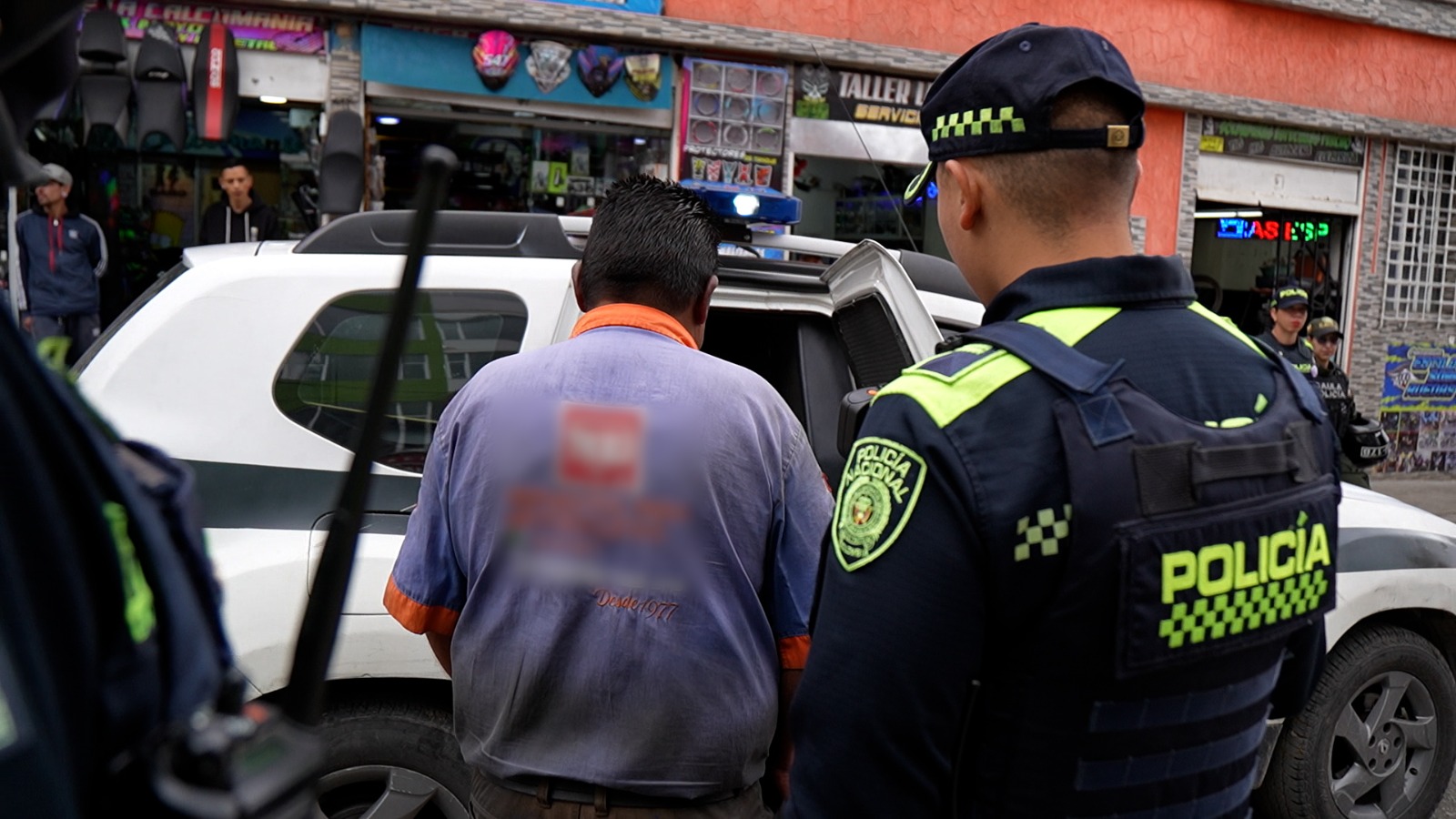 Capturado mecánico requerido por la justicia en operativo contra mercados ilegales en La Favorita