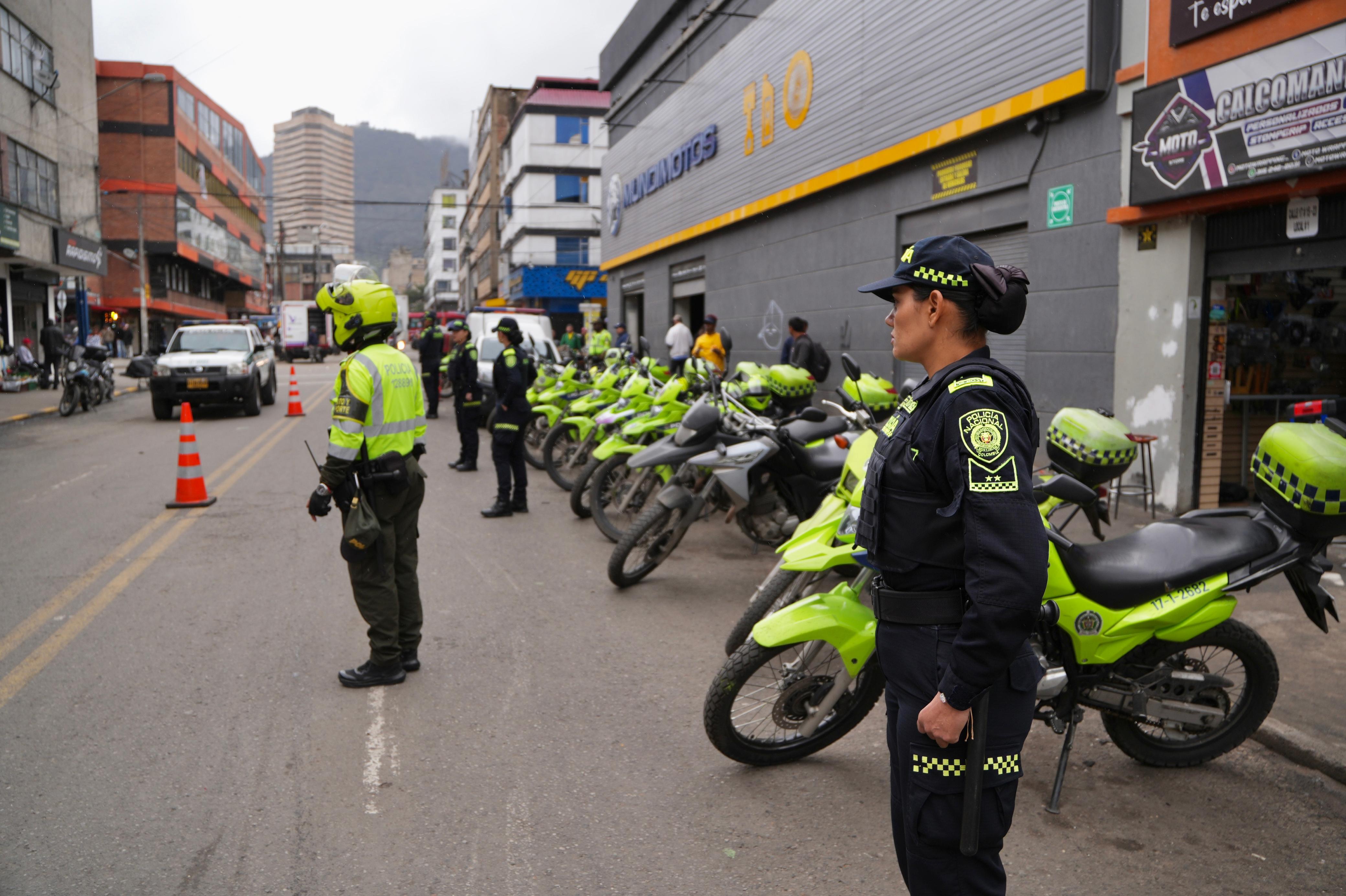 Capturado mecánico requerido por la justicia en operativo contra mercados ilegales en La Favorita