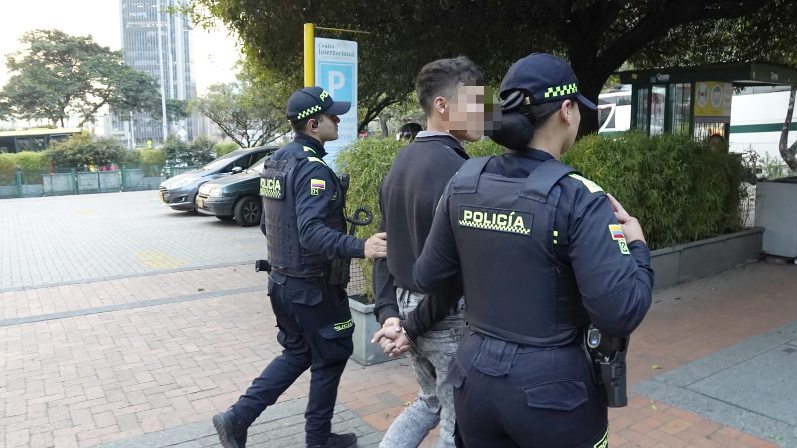 Capturado hombre con más de 200 municiones de fusil en el Parque de La Independencia, en Bogotá
