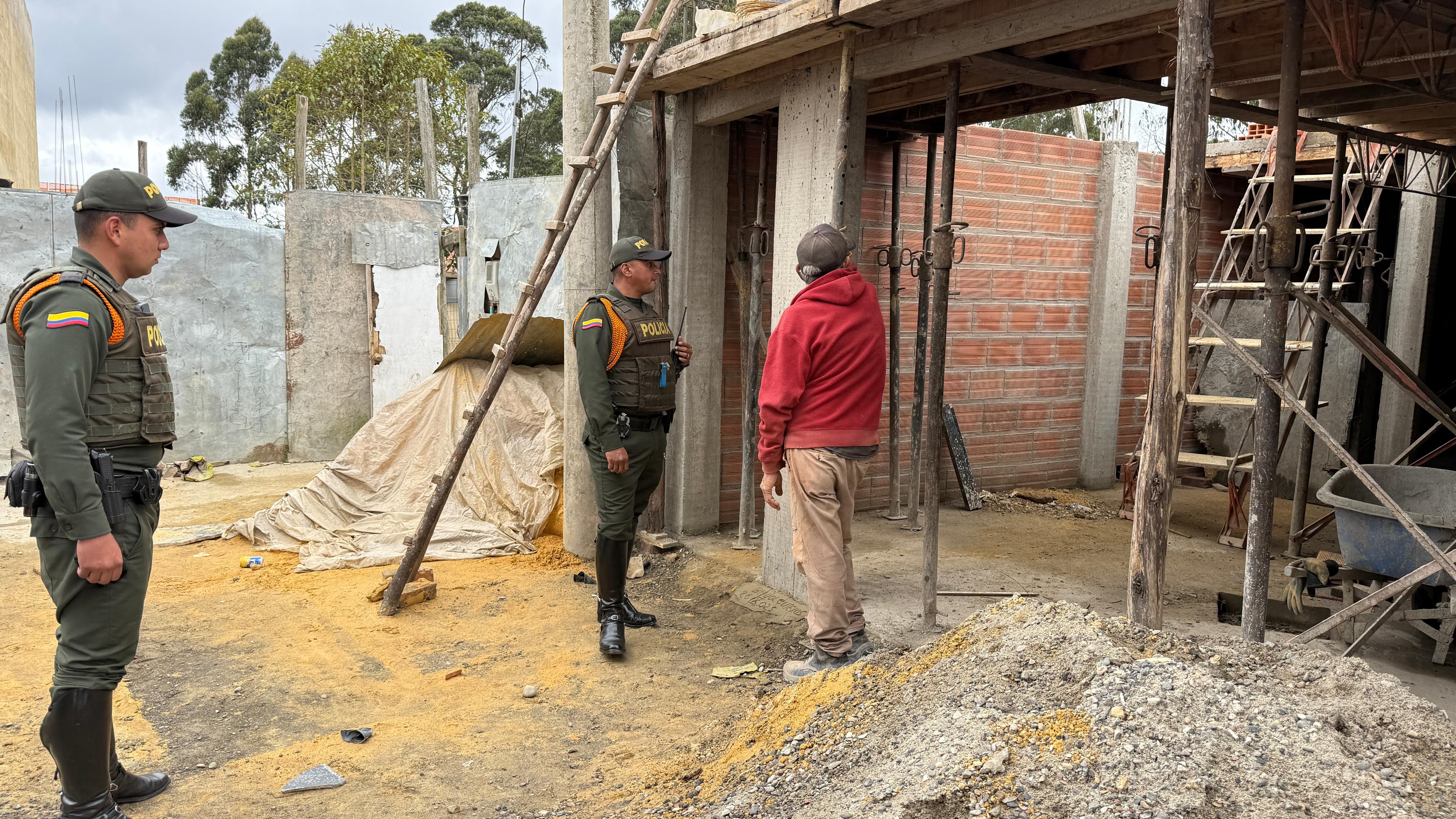 Dos personas capturadas en flagrancia por construir un predio en un área ecológica protegida en Usaquén