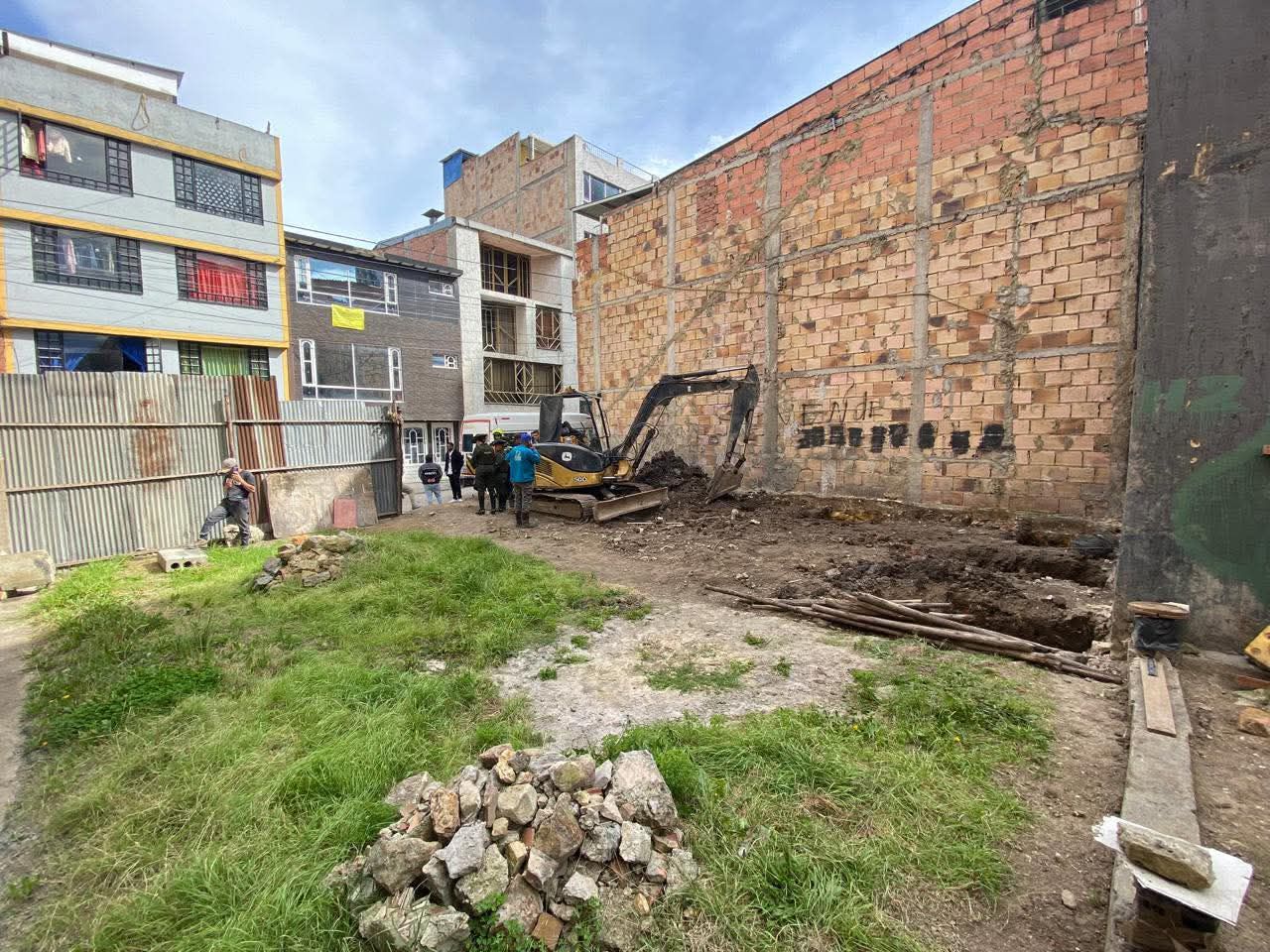Capturadas dos personas por urbanismo ilegal e incautada maquinaria amarilla en Kennedy