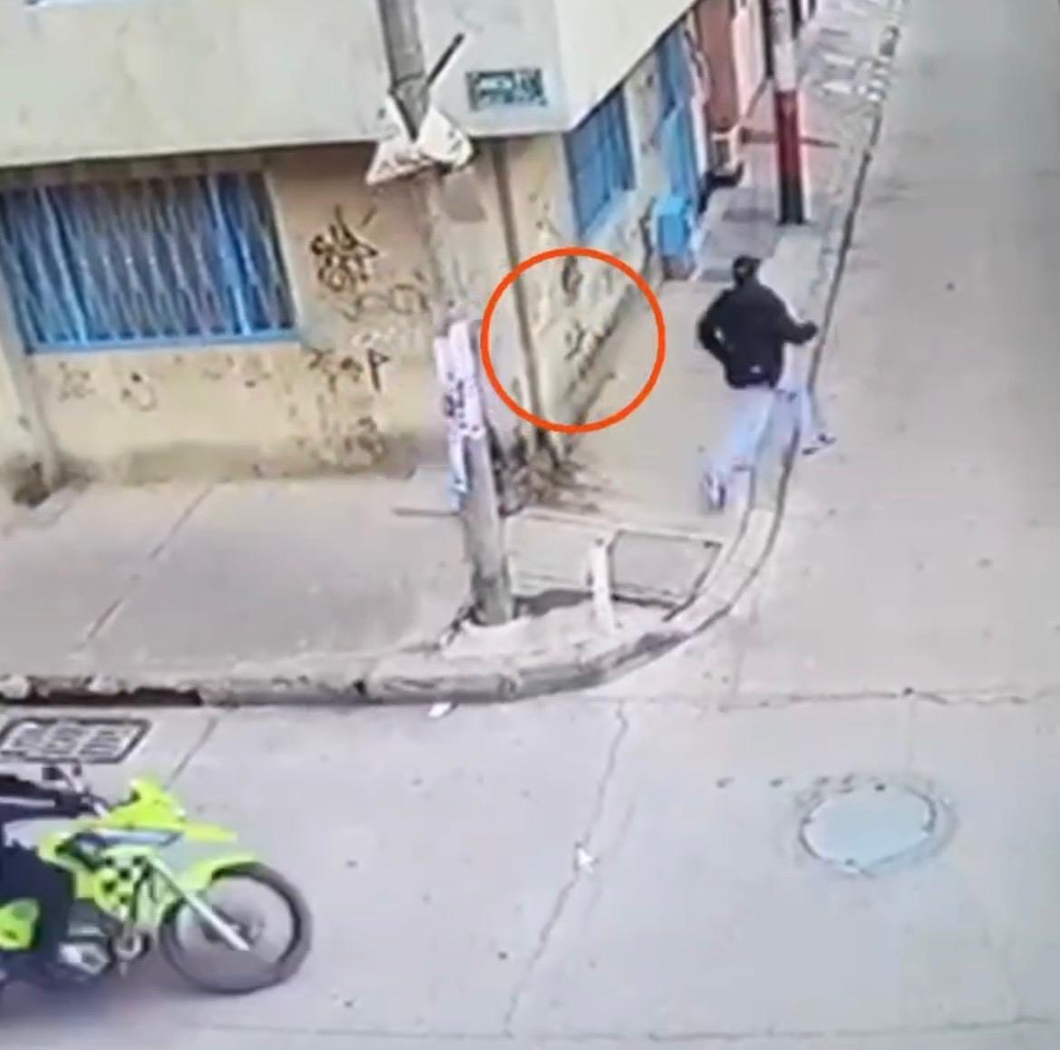 Capturado tras intentar huir con un revólver  con munición 