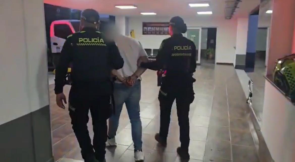 Capturado con un arma de fuego y una moto con placa falsa tras huir de una persecución en Tunjuelito