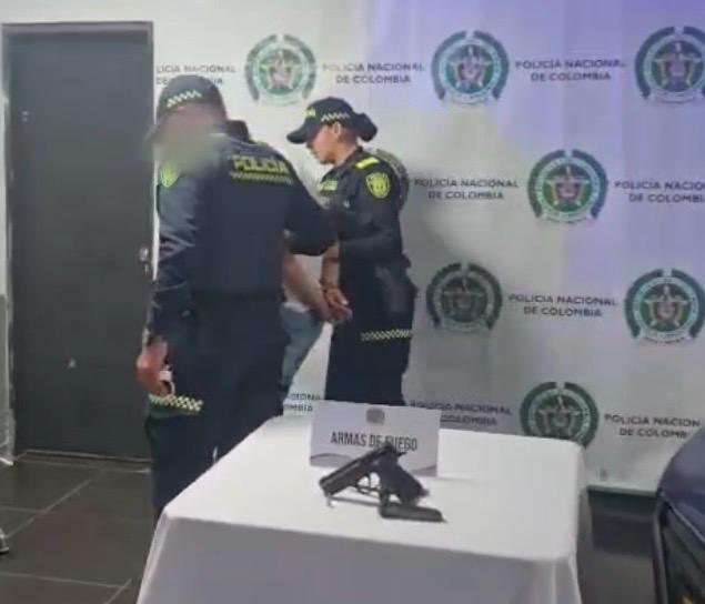 Capturado con un arma de fuego y una moto con placa falsa tras huir de una persecución en Tunjuelito