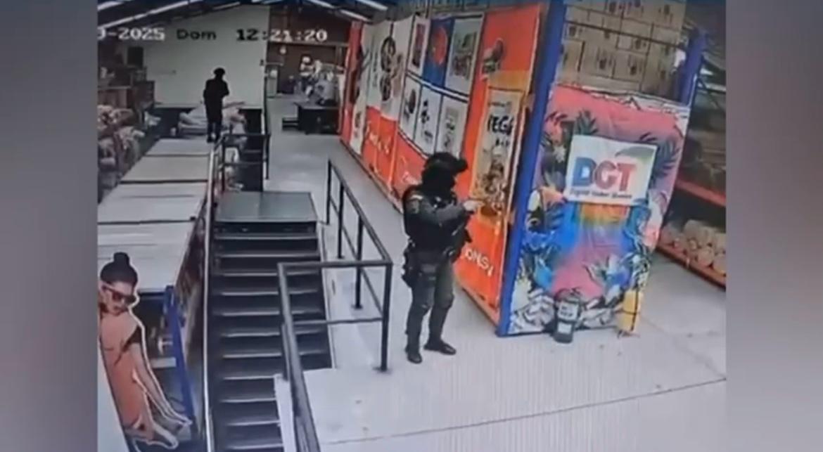 Capturadas en flagrancia 13 personas cuando intentaban hurtar una bodega textil en Fontibón