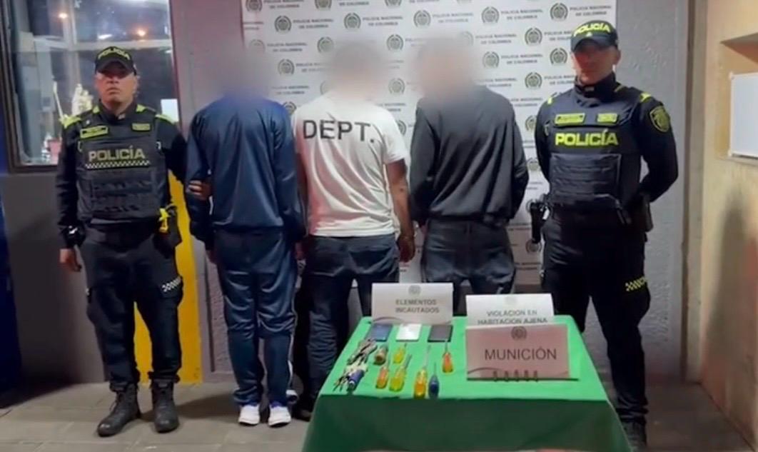 https://scj.gov.co/prensa/noticias/tres-capturados-en-flagrancia-tras-violentar-cerraduras-para-hurtar-residencias-en