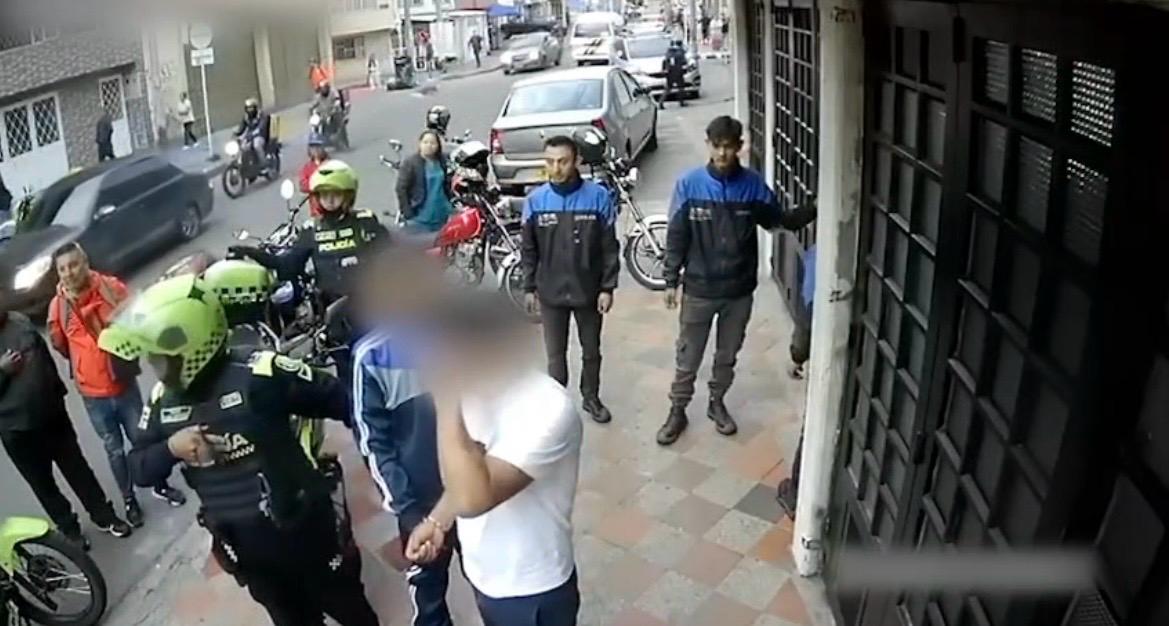Tres capturados en flagrancia tras violentar cerraduras para hurtar residencias en Suba