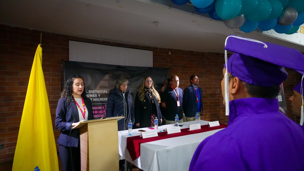 18 personas privadas de la libertad se certificaron en confección de prendas urbanas en la Cárcel Distrital