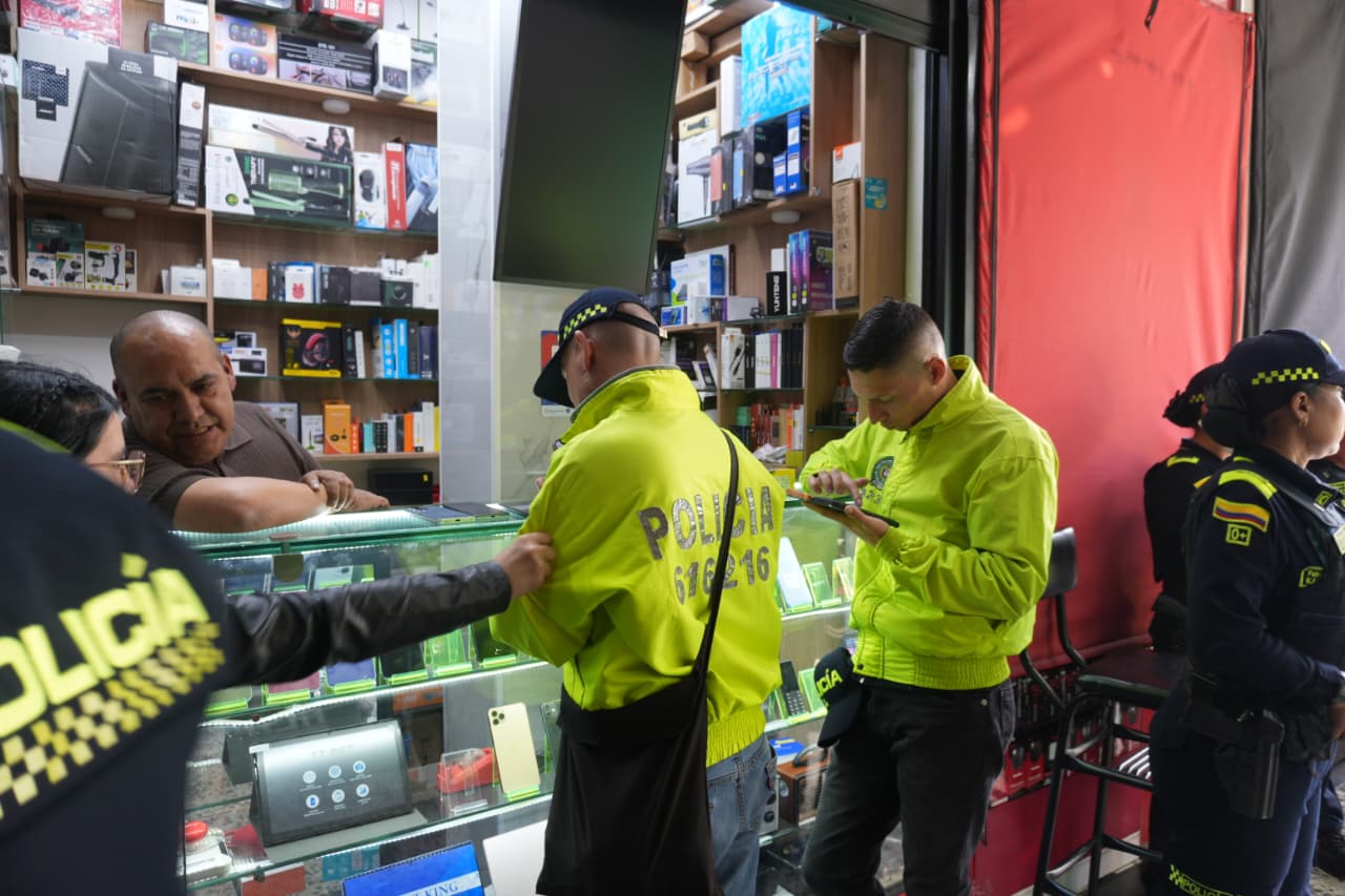 70 celulares incautados y 5 establecimientos cerrados en la Pajarera