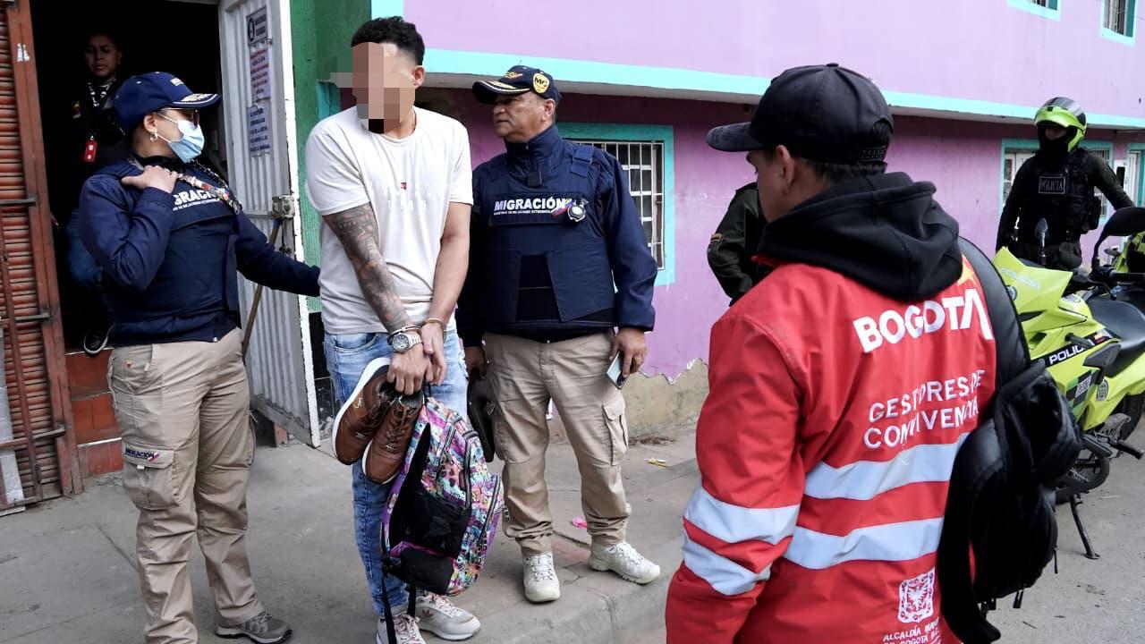 Ciudadano extranjero con orden de expulsión fue sorprendido en un pagadiario de María Paz y ahora deberá abandonar el país Ciudadano extranjero con orden de expulsión fue sorprendido en un pagadiario de María Paz y ahora deberá abandonar el país